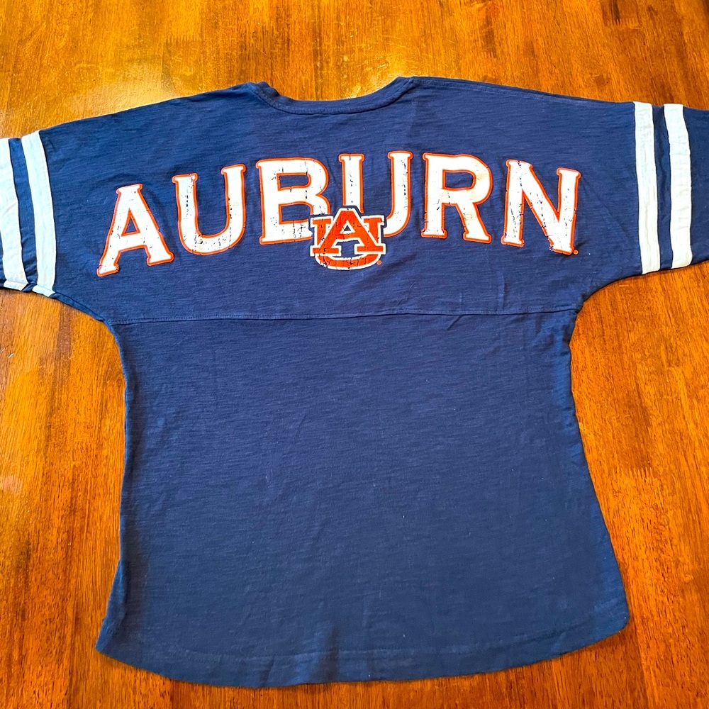 Auburn Tigers L/S Shirt w/ AUBURN printed on back size XS